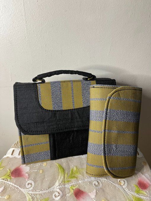 SAC A MAIN en pagne TISSE confortable, faciles à porter à la main ou en bandoulière.