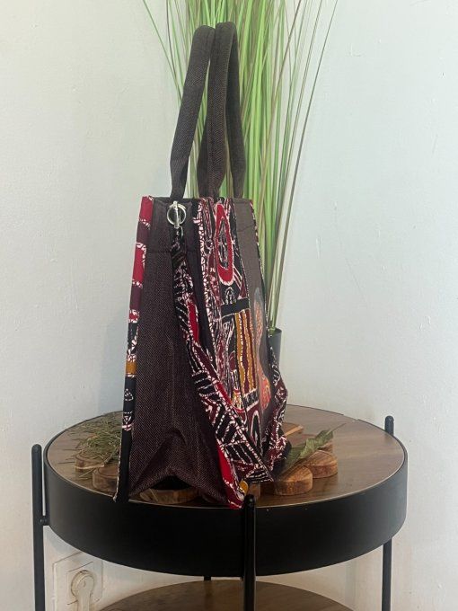 SAC A MAIN en pagne BATIK confortable, faciles à porter à l'épaule et en bandoulière.