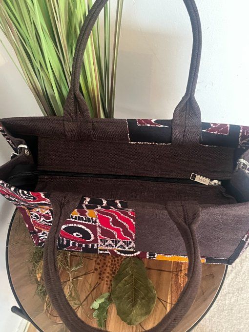 SAC A MAIN en pagne BATIK confortable, faciles à porter à l'épaule et en bandoulière.