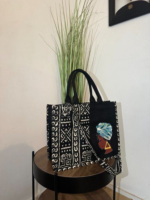 SAC A MAIN en pagne BATIK confortable, faciles à porter à l'épaule et en bandoulière.