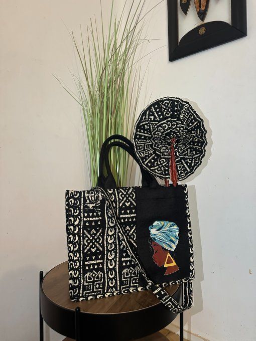 SAC A MAIN en pagne BATIK confortable, faciles à porter à l'épaule et en bandoulière.