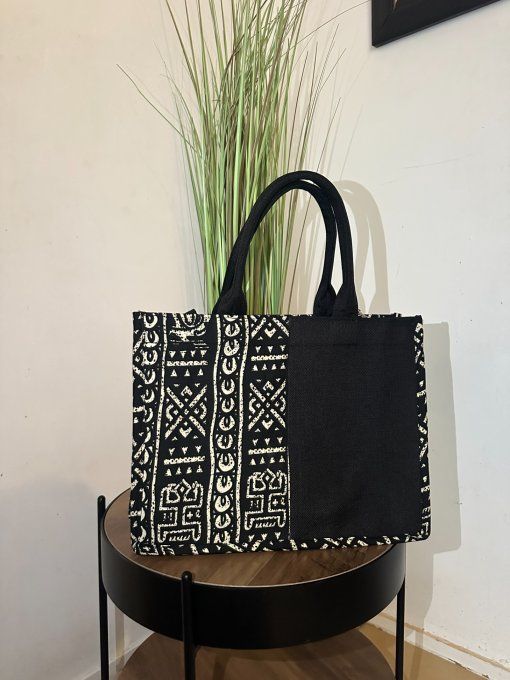 SAC A MAIN en pagne BATIK confortable, faciles à porter à l'épaule et en bandoulière.
