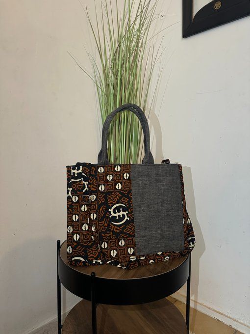 SAC A MAIN en pagne BATIK confortable, faciles à porter à l'épaule et en bandoulière.